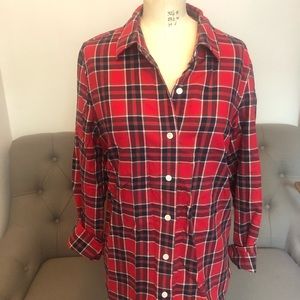Vineyard vines red plaid button up shirt